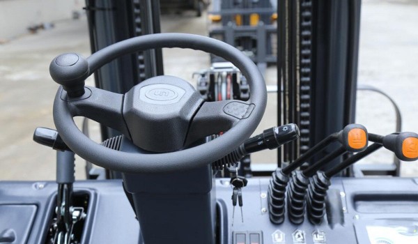 Πετρελαιοκίνητο περονοφόρο REGO FD18T - 1,8 τόνων