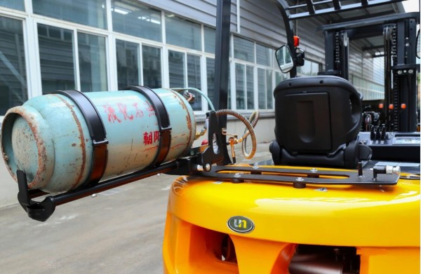 Газокар REGO FGL30T - 3т.