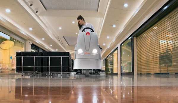 Подопочистваща машинa REGO Comac Optima