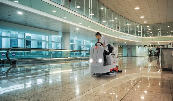 Подопочистваща машинa REGO Comac Optima