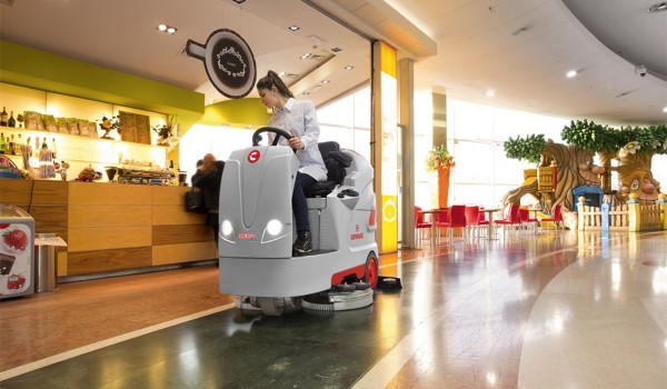 Подопочистваща машинa REGO Comac Optima