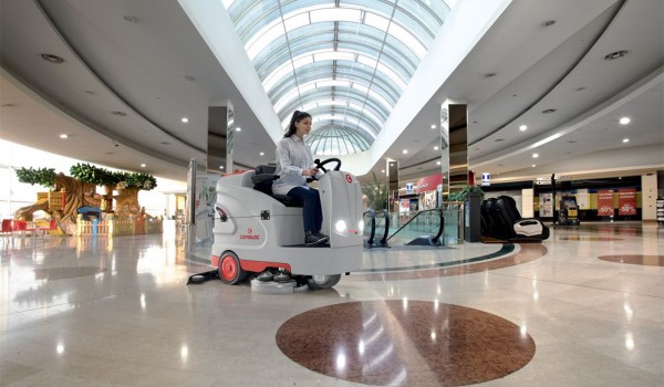 Подопочистваща машинa REGO Comac Optima